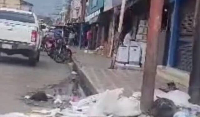 Zona centro de Barinas se transformó en un vertedero de basura y los trabajadores del aseo reclaman pago