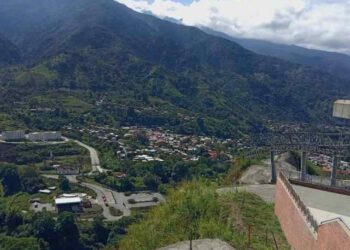 Varios meses sin servicio de Trolcable suman los habitantes de la cuenca del Chama en Mérida