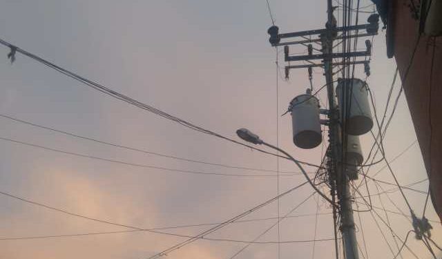 Habitantes de la zona norte de Anzoátegui no aguantan un apagón más