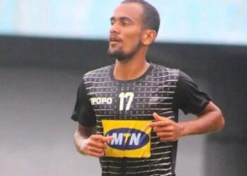 Estalló la polémica: Camerún convocó a un futbolista que afirma tener 17 años y nadie le cree