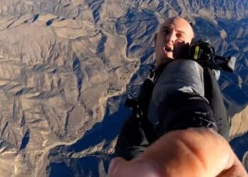 La condena de un youtuber en California por estrellar su avioneta para hacerse viral