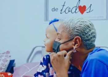 El hermoso gesto de Yulimar Rojas con los niños del hospital pediátrico de Barcelona (Imágenes)