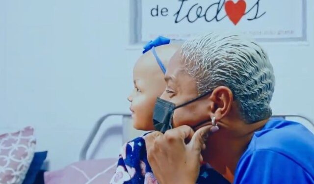 El hermoso gesto de Yulimar Rojas con los niños del hospital pediátrico de Barcelona (Imágenes)