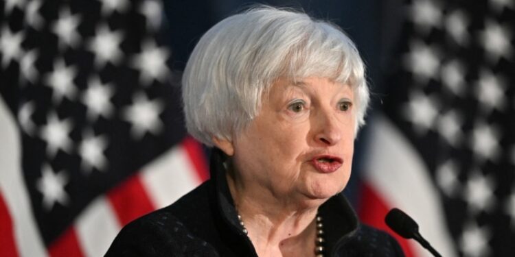 Combate al tráfico de fentanilo: Yellen viaja a México