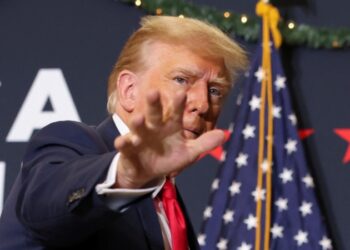 Trump ha sido inhabilitado en las papeletas de dos estados. ¿Puede postularse aún a la presidencia?