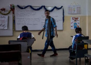 La escuela ya no representa una oportunidad de futuro para los niños venezolanos, según estudio