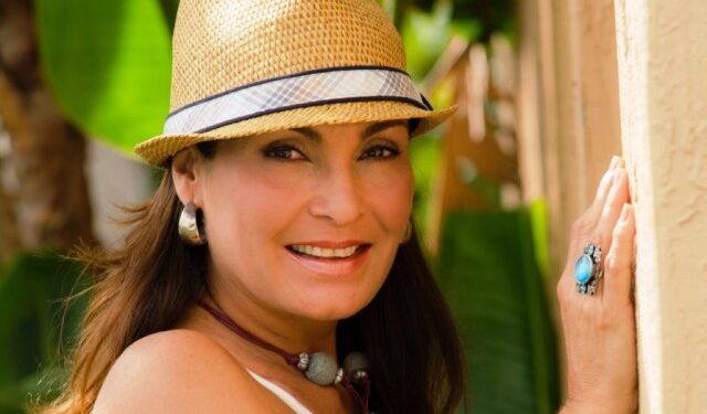 Actriz Alba Roversi vende hallacas para hacer un dinero extra en fiestas decembrinas