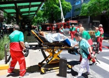 Intentó huir por las escaleras, pero no resistió: venezolana, la única víctima en el incendio de edificio en Argentina