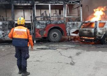 Autoridades piden NO tomar la autopista Caracas-Guarenas: paso restringidos en ambos sentidos