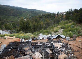 Mortal incendio en barrio marginal de Chile refleja dificultad para manejar el auge migratorio
