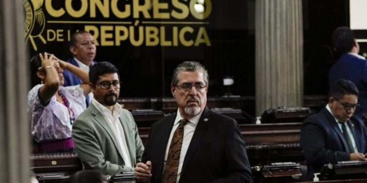 Guatemala continúa recibiendo visitas de funcionarios de EEUU respaldando su democracia