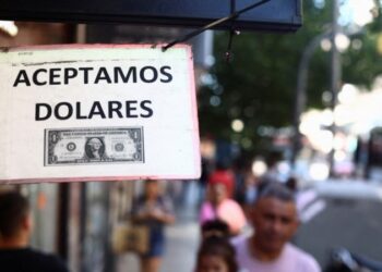 Tras histórica devaluación del peso, mercados financieros de Argentina mantienen sesgo alcista