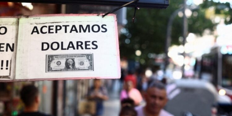 Tras histórica devaluación del peso, mercados financieros de Argentina mantienen sesgo alcista