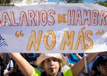 Profesionales venezolanos, los peor pagados de América Latina