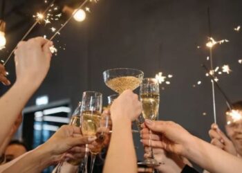 Cuáles son los efectos en el cuerpo por el consumo excesivo de alcohol durante fiestas navideñas