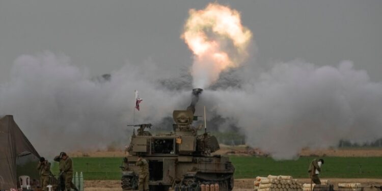 Fuertes enfrentamientos entre Israel y Hamas en Khan Younis