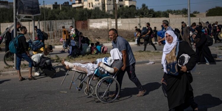 ¿Perder una extremidad o morir? Miles de heridos en Gaza enfrentan decisiones difíciles