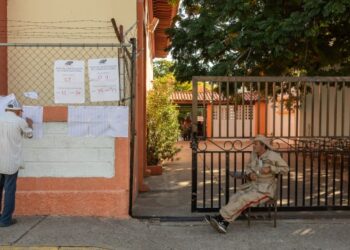 Fracaso absoluto: Ante falta de votos, chavismo extiende el horario del referendo