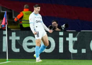 Girona batió a domicilio al Barcelona para reinar en España y hundir a Xavi