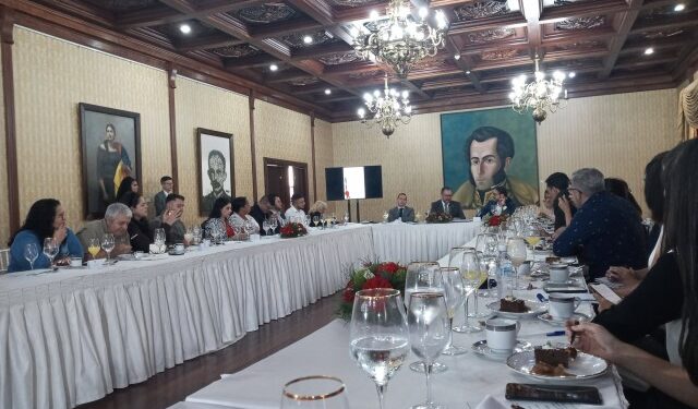 Régimen de Maduro mantiene en “marcha” su plan de licencias petroleras en el Esequibo