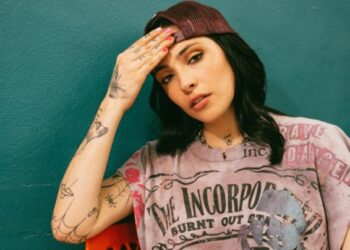 Sin remordimiento: Carmen DeLeon hace referencia al desamor con “¡Que Chimbo!”