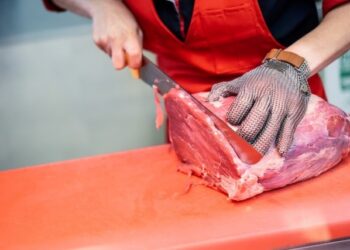 VIDEO: Invitó a salir a un carnicero, le pasó su número pero todo terminó mal