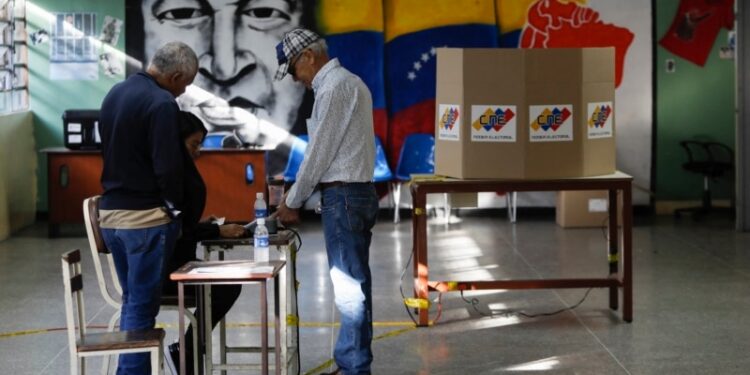 Referendo en Venezuela deja una cifra cuestionada, «alarmas» en el PSUV y al Esequibo «en riesgo»