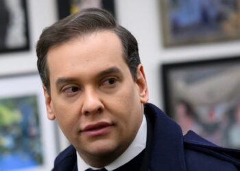 Cámara de Representantes de EEUU expulsa a George Santos