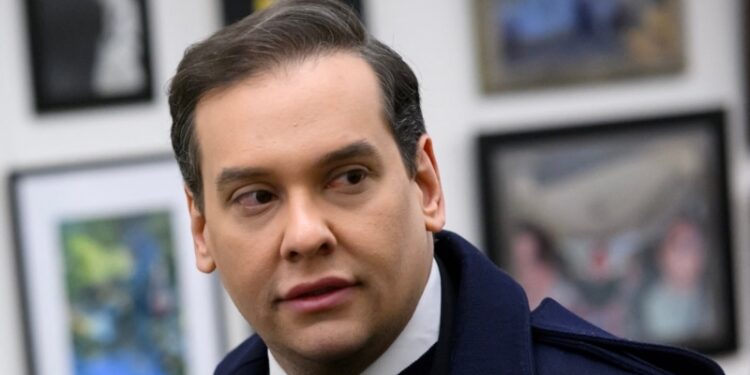 Cámara de Representantes de EEUU expulsa a George Santos