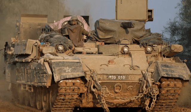 Israel mantiene los combates contra Hamás en Gaza, mientras Egipto continúa negociando su plan de paz