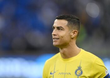 La reacción de Cristiano Ronaldo al ranking que pone a Lionel Messi entre los 10 mejores del mundo