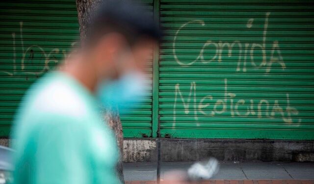El salario mínimo en Venezuela se estancó en 2023 en menos de cuatro dólares
