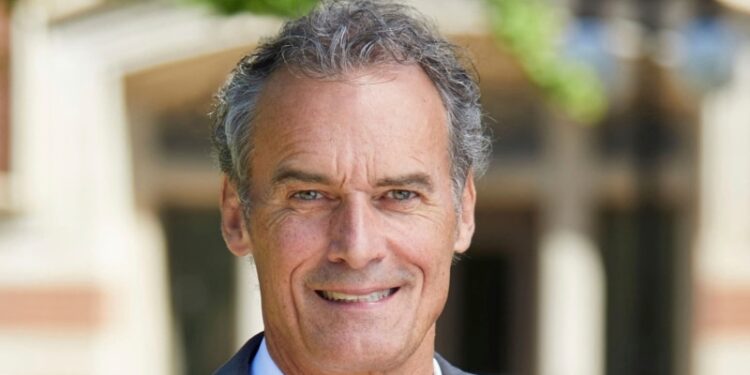 Escándalo por videos pornográficos de rector de la Universidad de Wisconsin