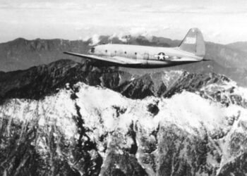 La peligrosa ruta por el Himalaya en la que se estrellaron 600 aviones militares de EEUU