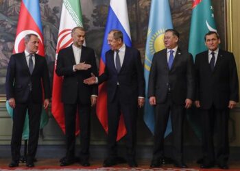 Rusia e Irán firman una declaración contra las sanciones de Occidente