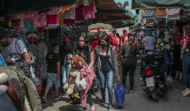Al menos cuatro mil venezolanos llegaron a Ecuador tras anuncio de expulsiones de Perú