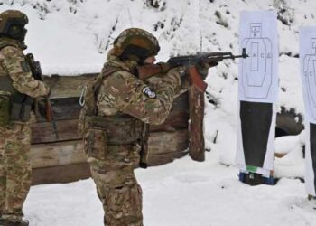 Líderes de la UE consideran urgente acelerar la entrega de munición y misiles a Ucrania