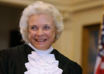 Murió a los 93 años la jueza Sandra Day O’Connor, la primera mujer en la Corte Suprema de EEUU