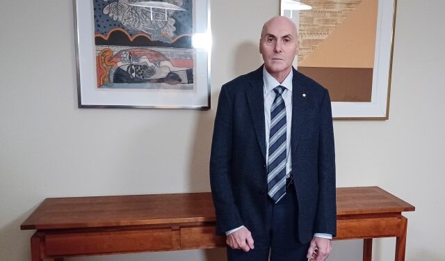 El nobel de Medicina Weissman investiga una vacuna universal para todos los coronavirus