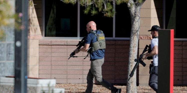 Universidad de Las Vegas cerrada mientas policía investiga tiroteo