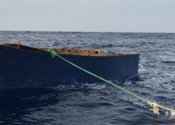 Buscan a seis personas desaparecidas al naufragar una embarcación en República Dominicana