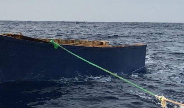 Buscan a seis personas desaparecidas al naufragar una embarcación en República Dominicana