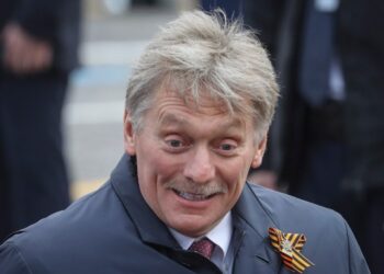 Kremlin tacha de “politizada” decisión de UE de abrir negociaciones con Ucrania y Moldavia