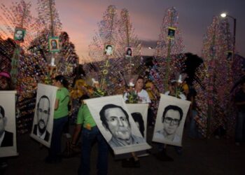 Las órdenes de captura de un tribunal de El Salvador en relación al caso de El Mozote genera reacciones dentro y fuera del país