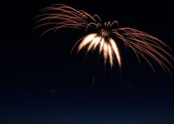 EN VIDEO: lanzan en Japón el fuego artificial más grande del mundo