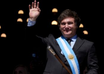 Milei defiende su polémico decreto que desregula la economía y reforma al Estado