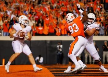 Jugador de fútbol americano fue hallado muerto en el patio de una fraternidad en Oklahoma