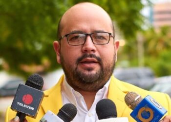 Abogado Santoyo: Es ilegal que comercios y estaciones de servicio no acepten tarjetas de créditos