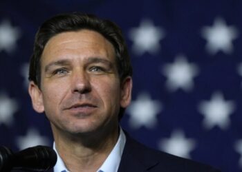 DeSantis decreta nuevos feriados por Navidad y Año Nuevo en Florida