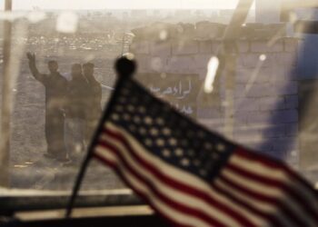 Al menos cinco cohetes impactan cerca de la embajada de EEUU en Bagdad, sin víctimas